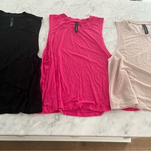 Carbon38 set of 3 Crop Muscle Tanks size Small